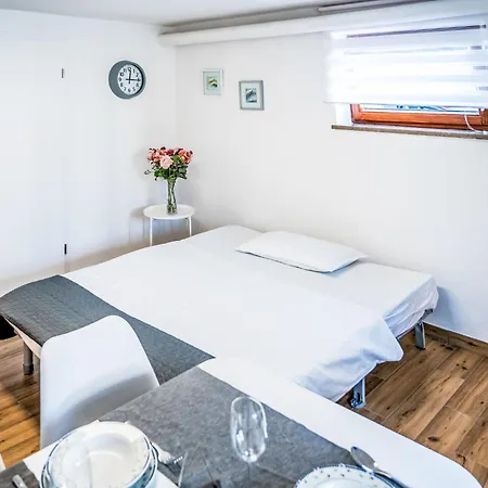 Adelsberg Inn-2 By Interhome